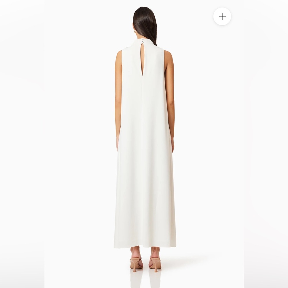 Elliatt Lilydale 3D Maxi Dress in White - Picture 3 of 3